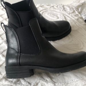 Black Chelsea style boots, vegan, size 7.5